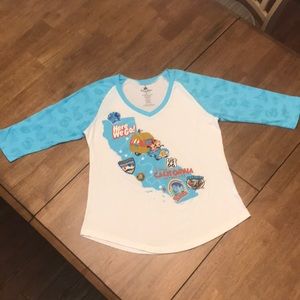 Disney Parks v-neck 3/4 length sleeve t-shirt XL